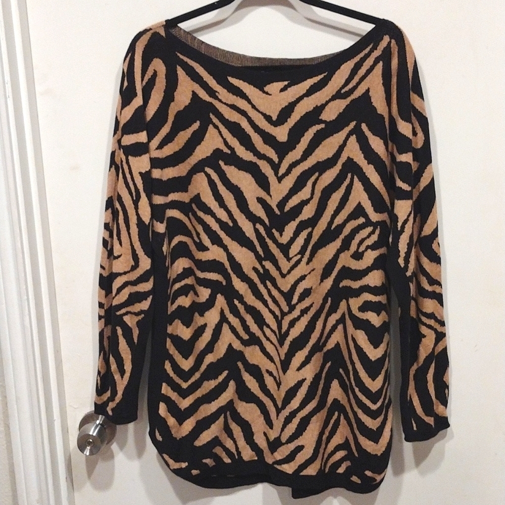Cabi Women's Animal Print Dani Boat Neck Pullover Sweater Sz M- Oversized Casual